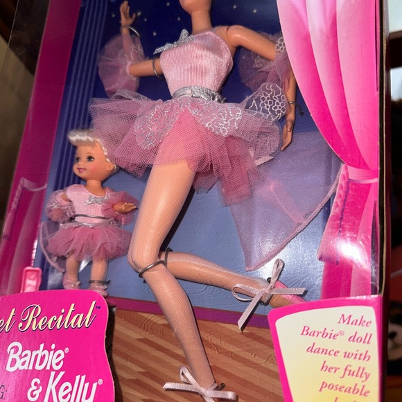 Barbie & Kelly Ballet Recital Gift Set 1997 - Picture 4 of 5